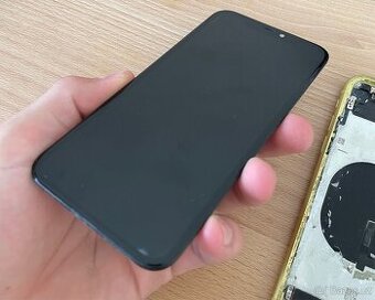 Iphone 11 - Na náhradní díly