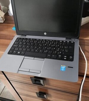HP 820 i5