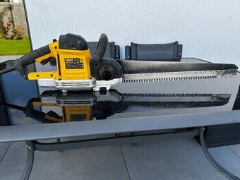 Pila na cihly DeWalt Alligator DWE398