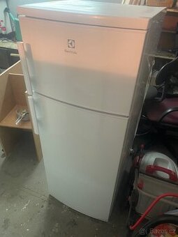 Lednička Electrolux