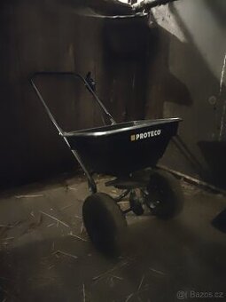 Posypový vozík / rozmetadlo PROTECO