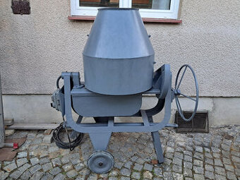 Stavební míchačka