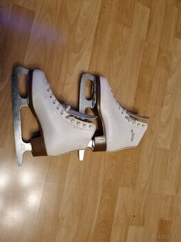 Lední brusle 36 dětské