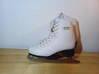 Dívčí brusle kožené, vel. 33, stélka 20,0cm, Praha