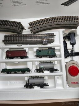 Vláčky,modelová železnice,H0,lokomotiva,Piko,vagónky