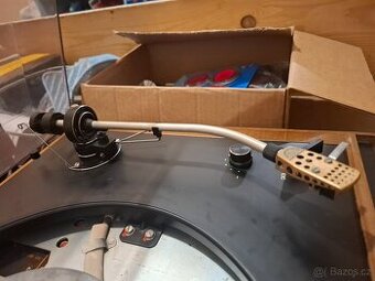 Ramínko gramofonu tesla P1101