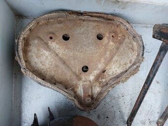 Sedlo ridice perak nebo čz 150c