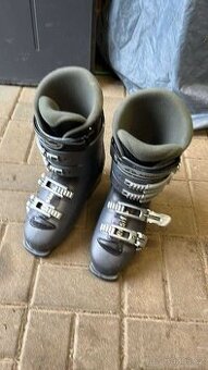 Lyzaky Salomon dámské 27-27,5.