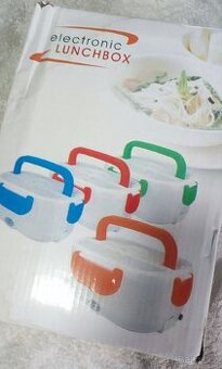 Elektrický ohřívací box na jídlo do auta