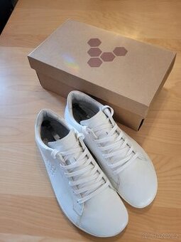 Panske bile barefoot tenisky Vivobarefoot vel. 46