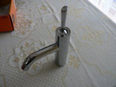 Stojánková baterie s výpustí.