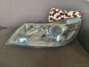 Levé halogenové světlo škoda Octavia 2 facelift