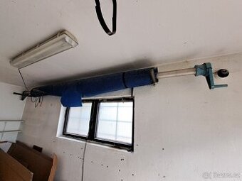 naviják na bazénovou plachtu