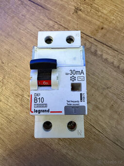 Legrand chránič s jističem B10/1+N