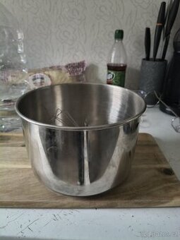 Prodám kuchyňského robota