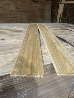 Masivní jasanové podlahové prkna