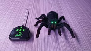 Pavouk na dálkové ovládání