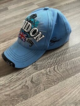 Kšiltovka úplně nová