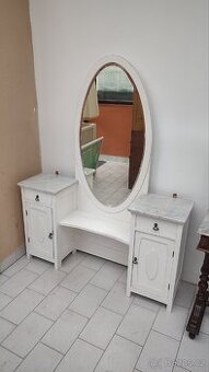 Toaletní stolek - starožitný