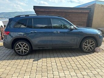 Mercedes-Benz EQB 300 4MATIC 7míst (původ ČR)