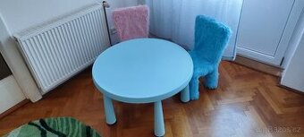 Nový IKEA dětský stolek + 2x židle MAMMUT s potahy