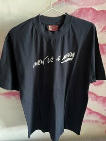 Triko L Umění už je nuda