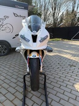 BMW S1000 RR rok 2022 okruhovka