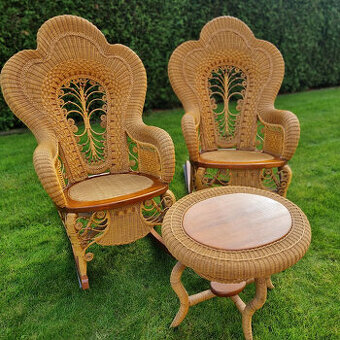 Prodám set 2x velké ratanové křeslo se stolkem