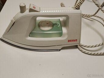 Napařovací žehlička