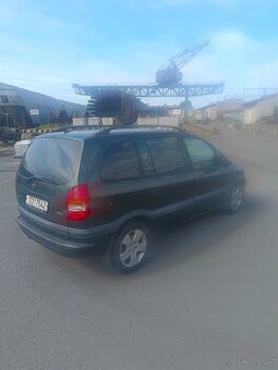 Opel Zafira 2.2 DTI 16V Elegance