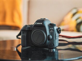 Canon EOS 5D Mark IV (pouze tělo)