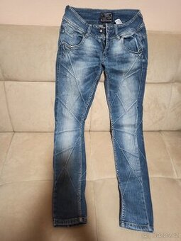 Dámské/dívčí rifle/džíny Bershka, vel. 36