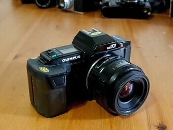 OLYMPUS OM-707 AF (Olympus 35-70mm) - 1986