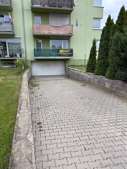 Garážové stání-pronájem - 1