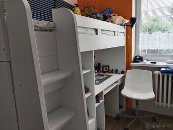Vyvýšená postel s úložným prostorem