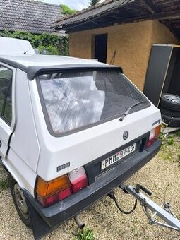 škoda favorit zadní kridlo