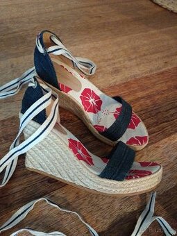Letní sandále Tommy Hilfiger vel.39