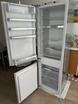 Vestavná lednice s mrazákem Bosch