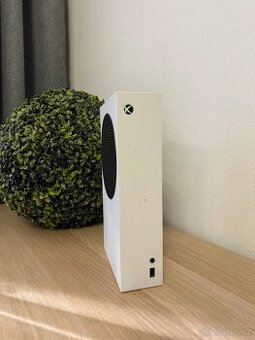 Xbox Series S 512GB, 2x ovladač + sluchátka / dohoda