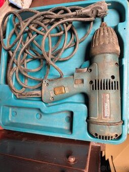 Razovy utahovak Makita 220v