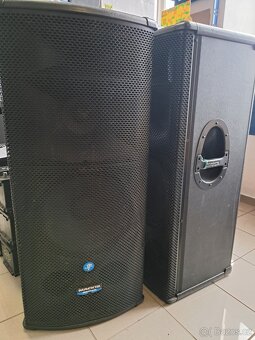 Prodám MACKIE SR1530z