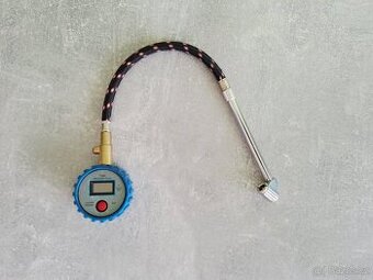 Digitální měřič pneumatik s hadicí Conrad, DT-5CV