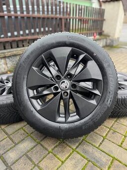 ORIGINÁL Alu Škoda ALASIA R16, 5x112 - TOP STAV, CELOROČNÍ
