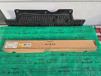 Škoda Superb ozdobná chromová lišta spojleru