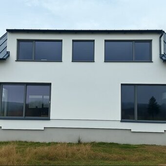 Prodej rodinného domu u rybníka