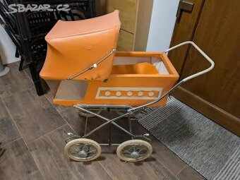 Dětský retro kočárek