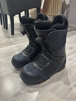 Boty na snowboard 44