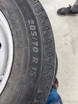 Prodám pneu r15c
