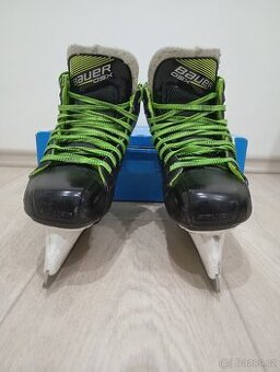 Brankářské brusle Bauer, vel. 4,5 D