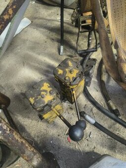 Hydraulický rozvaděč